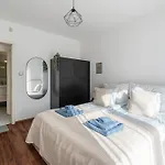 Molly's - 2 Bdrms, Terrace, Parking *
