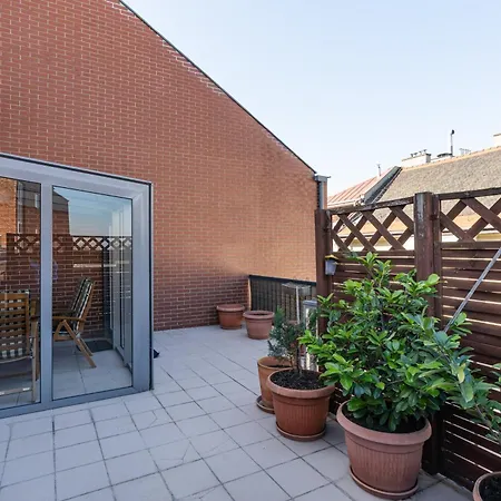 Molly's - 2 Bdrms, Terrace, Parking * ブダペスト