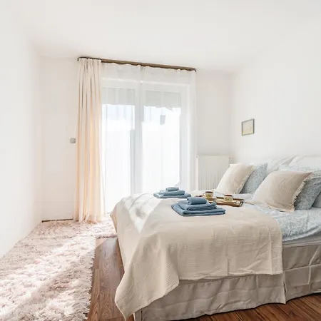 Apartment Molly's - 2 Bdrms, Terrace, Parking *