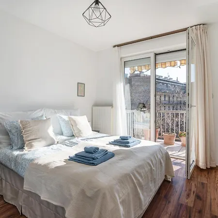 Apartment Molly's - 2 Bdrms, Terrace, Parking Budapest